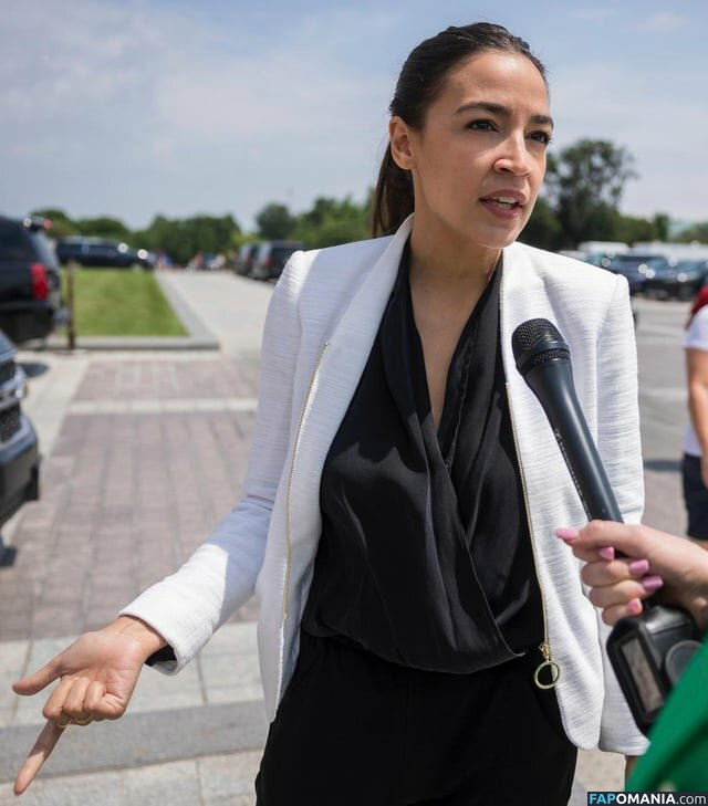 AOC / Alexandria Ocasio-Cortez Nago OnlyFans  Przeciekłe zdjęcie #47