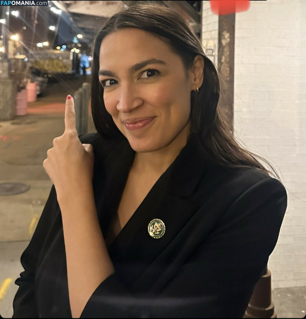 AOC / Alexandria Ocasio-Cortez Nago OnlyFans  Przeciekłe zdjęcie #55