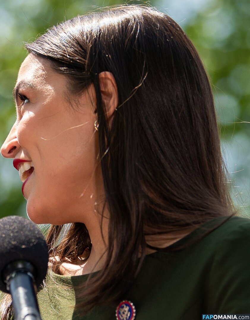 AOC / Alexandria Ocasio-Cortez Nago OnlyFans  Przeciekłe zdjęcie #131