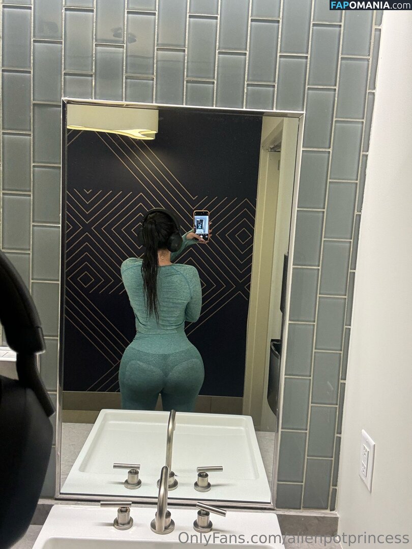 AlienPotPrincess / _alienpotprincess_ Nago OnlyFans  Przeciekłe zdjęcie #4