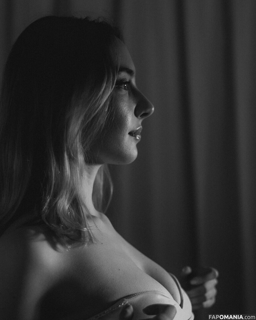 Alissa Strekozova / alissaofficial_ Nago OnlyFans  Przeciekłe zdjęcie #5