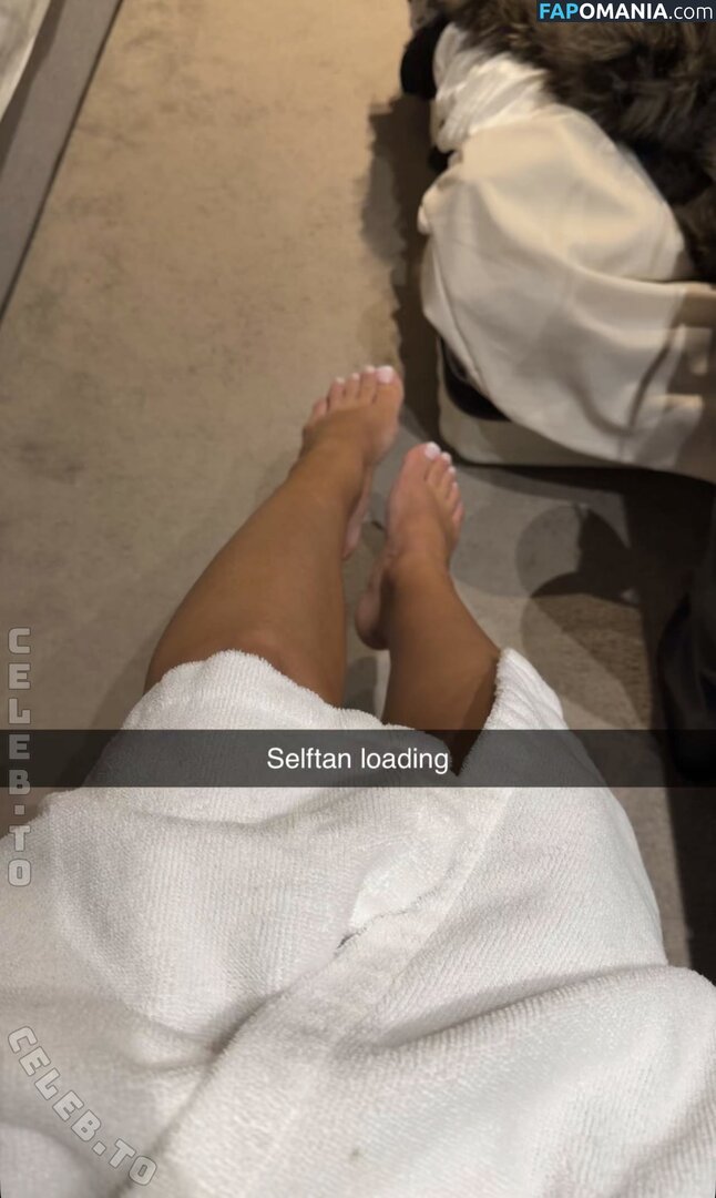 Almira Azemi / almira.azz / almirra.az Nago OnlyFans  Przeciekłe zdjęcie #2