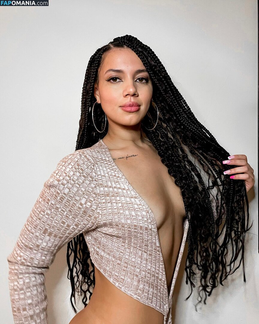 Amanda Carvalinda Nago OnlyFans  Przeciekłe zdjęcie #7