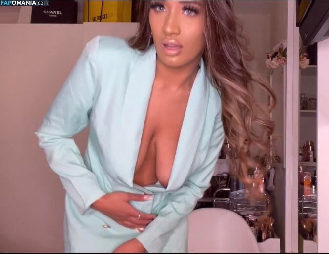 Amina Iqbal / xminaaa_ Nago OnlyFans  Przeciekłe zdjęcie #1