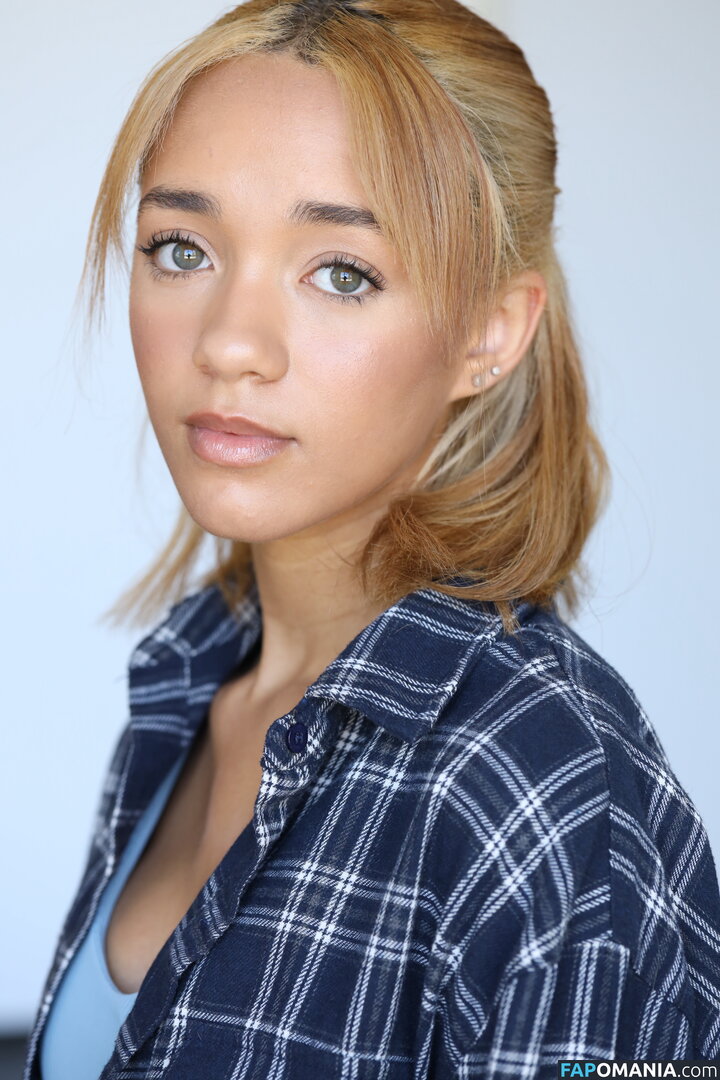 Amirah J Nago OnlyFans  Przeciekłe zdjęcie #5