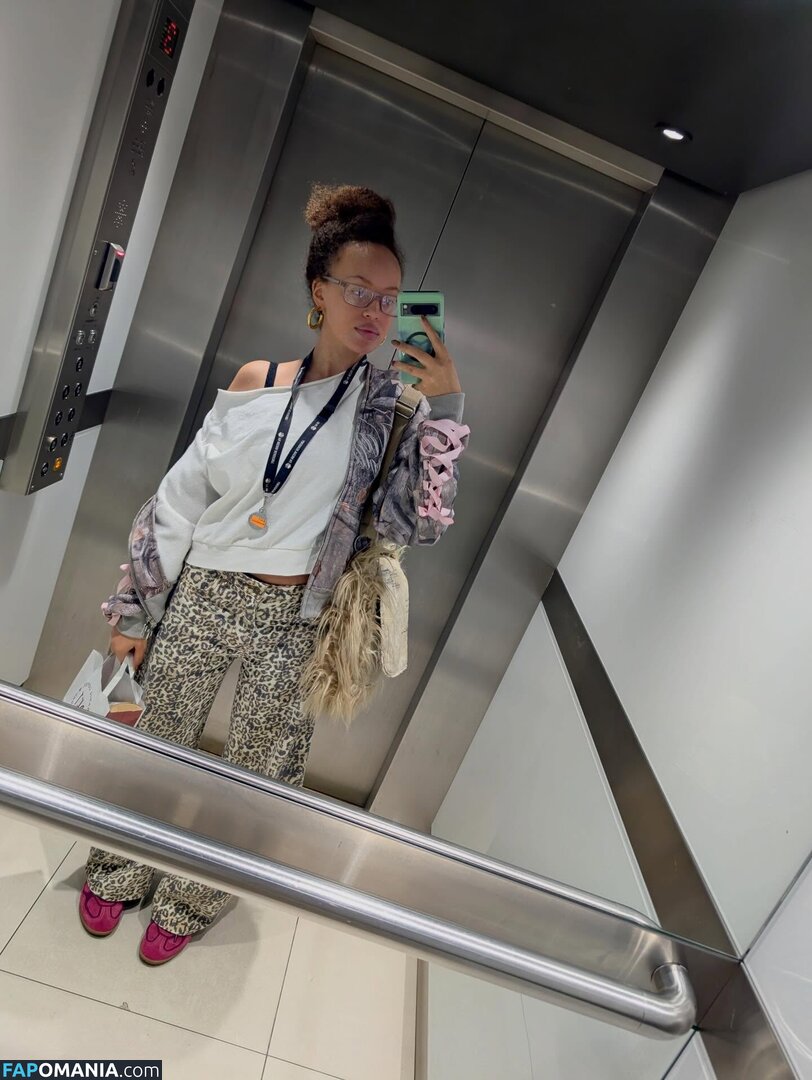 AmyMoretsele Nago OnlyFans  Przeciekłe zdjęcie #4