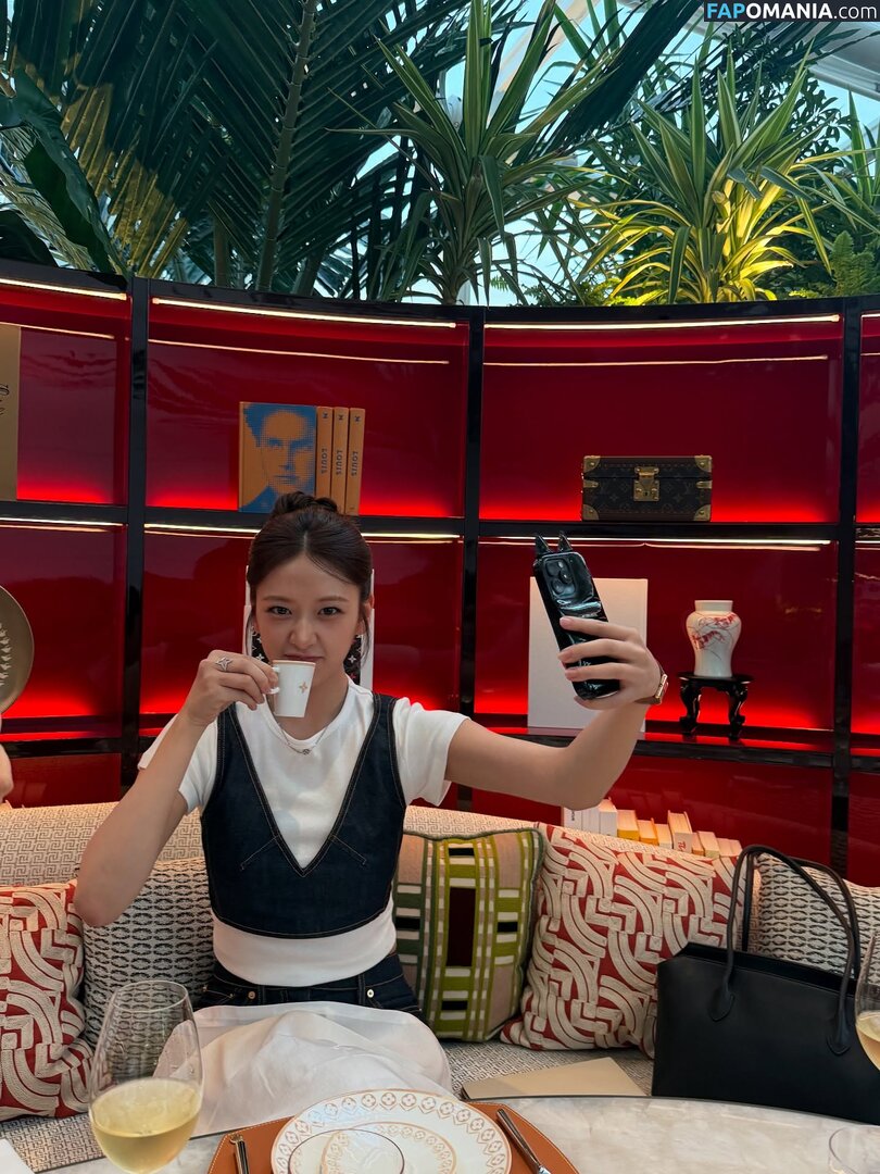 An IVE / An Yujin 안유진 | / _yujin_an Nago OnlyFans  Przeciekłe zdjęcie #4