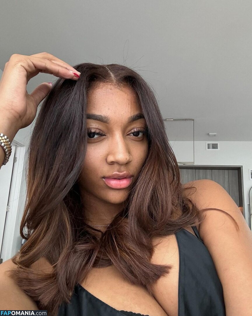 Angel Reese / Reese10Angel / angelreese10 / angelreesecenter Nago OnlyFans  Przeciekłe zdjęcie #17