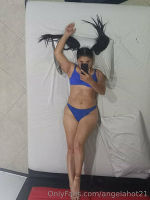 angelahot21