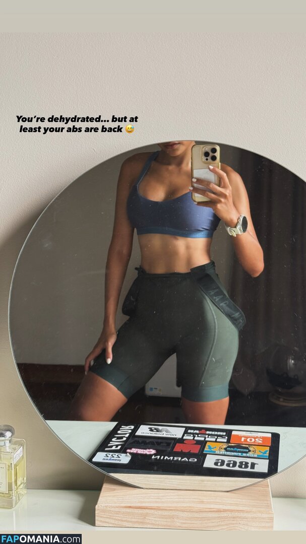 Ann Pow / https: Nago OnlyFans  Przeciekłe zdjęcie #1