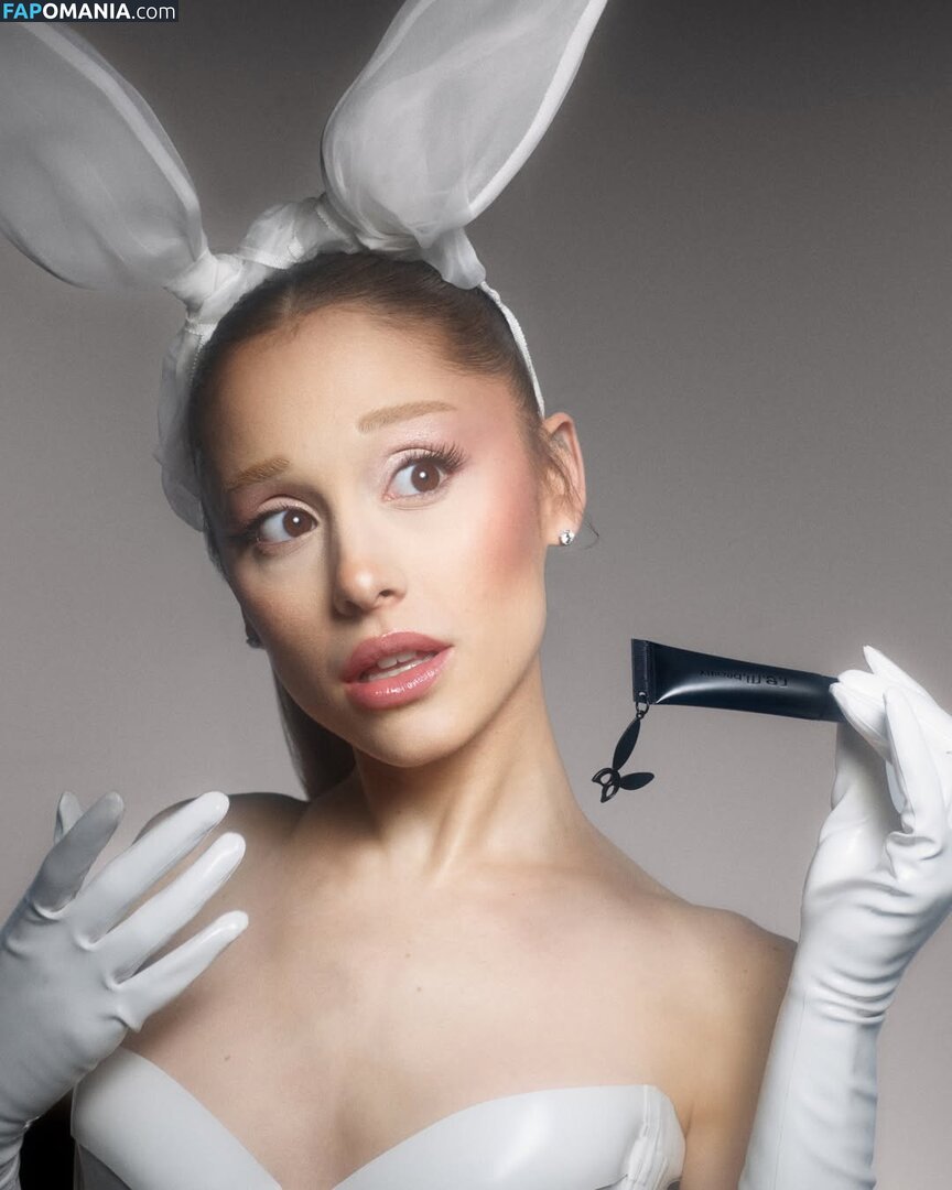 Ariana Grande / arianagrande Nago OnlyFans  Przeciekłe zdjęcie #7
