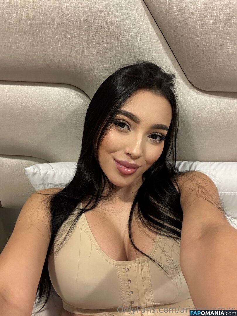 arianavargas Nago OnlyFans  Przeciekłe zdjęcie #9