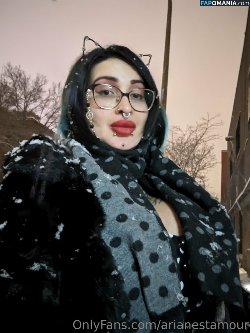 Ariane Saint Amour / ariane_st.amour / arianestamour Nago OnlyFans  Przeciekłe zdjęcie #2