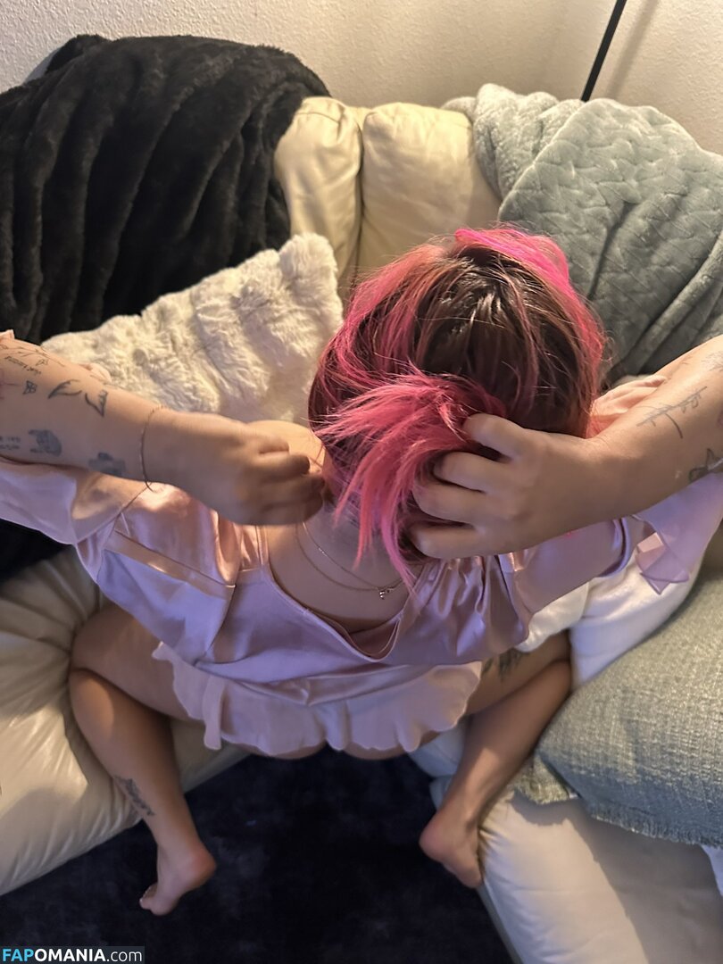 ariaavosss / arivosss / https: Nago OnlyFans  Przeciekłe zdjęcie #1