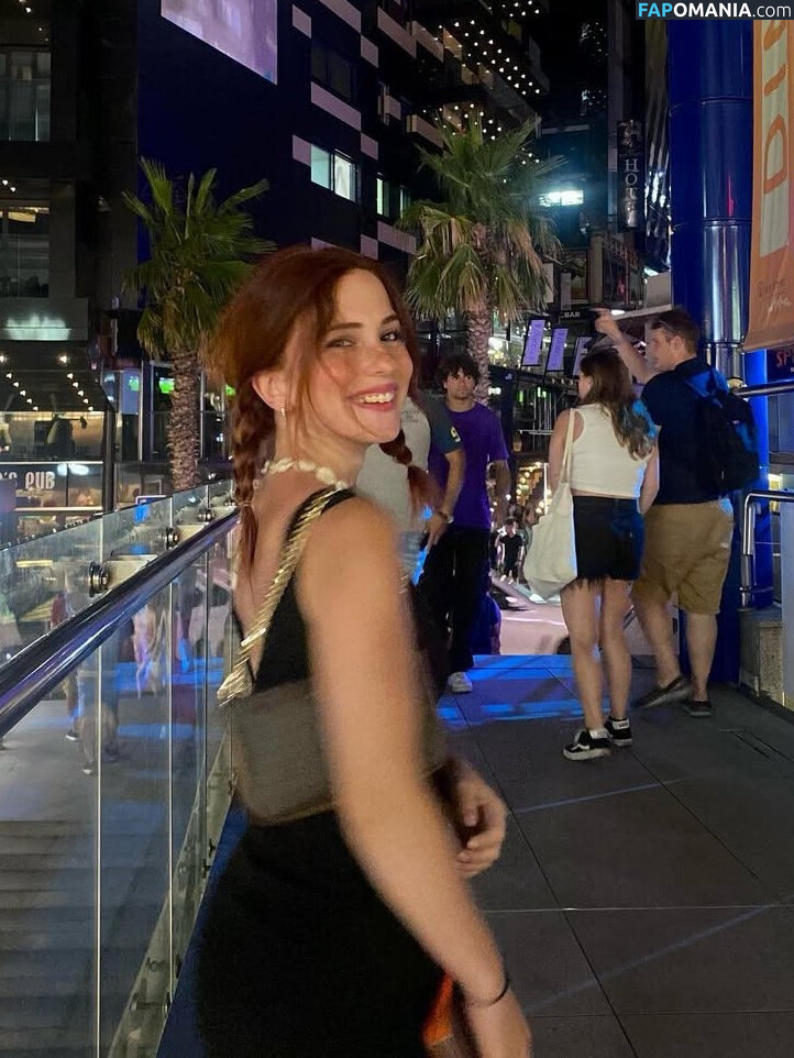 Asia B. Nago OnlyFans  Przeciekłe zdjęcie #9