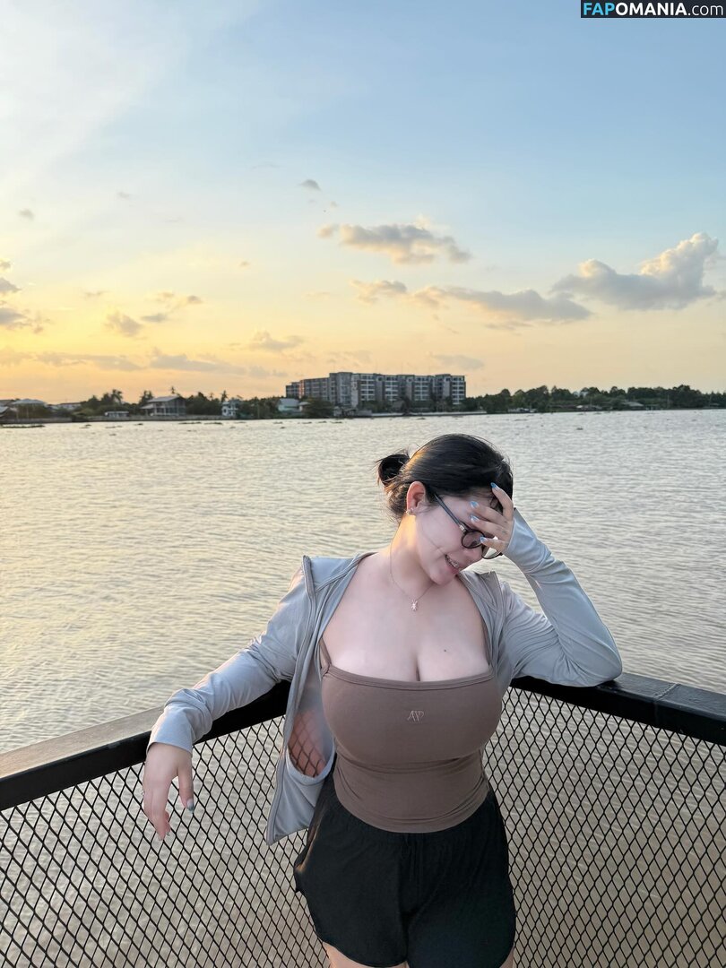 asiasharkyx.ig Nago OnlyFans  Przeciekłe zdjęcie #2