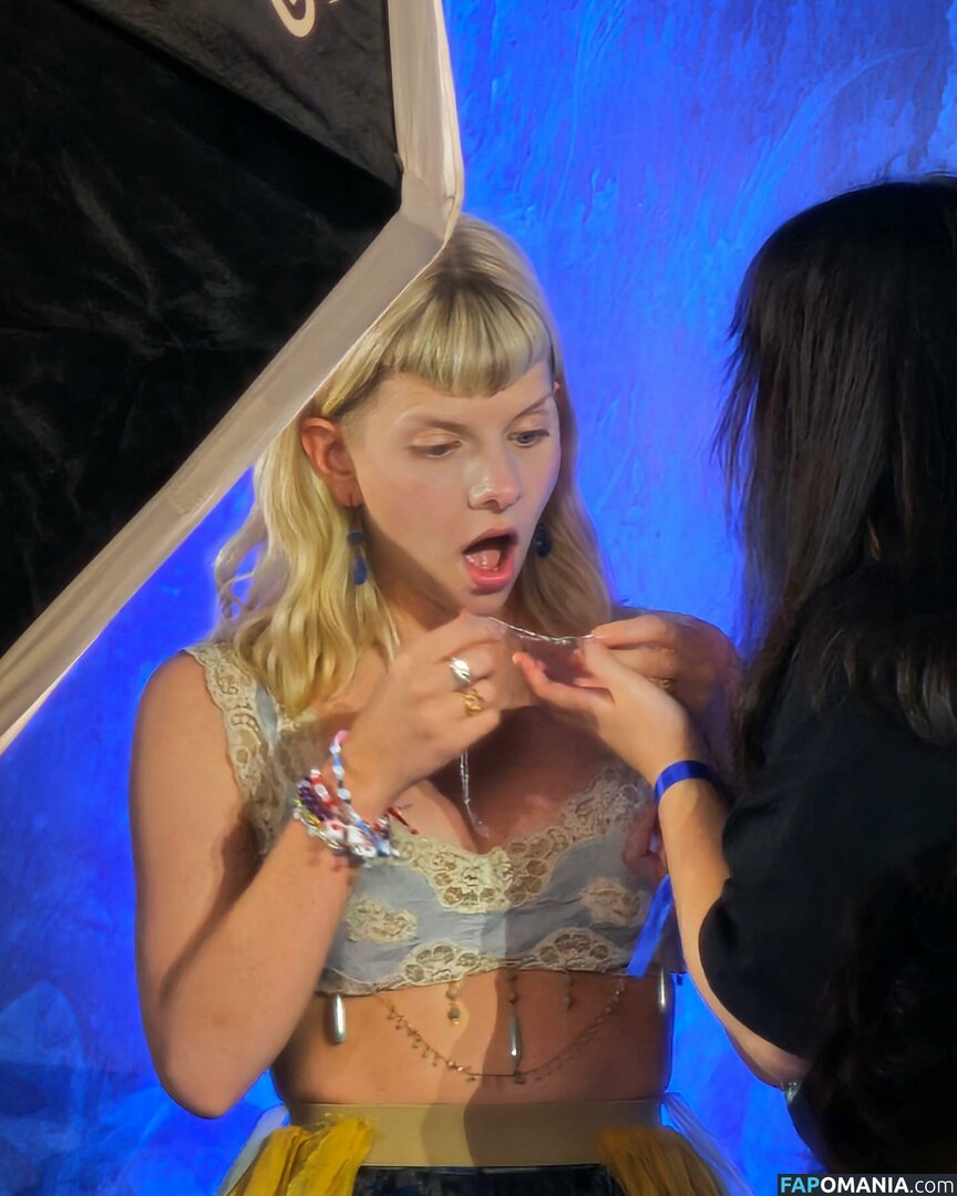 Aurora Aksnes / auroramusic / singer Nago OnlyFans  Przeciekłe zdjęcie #231