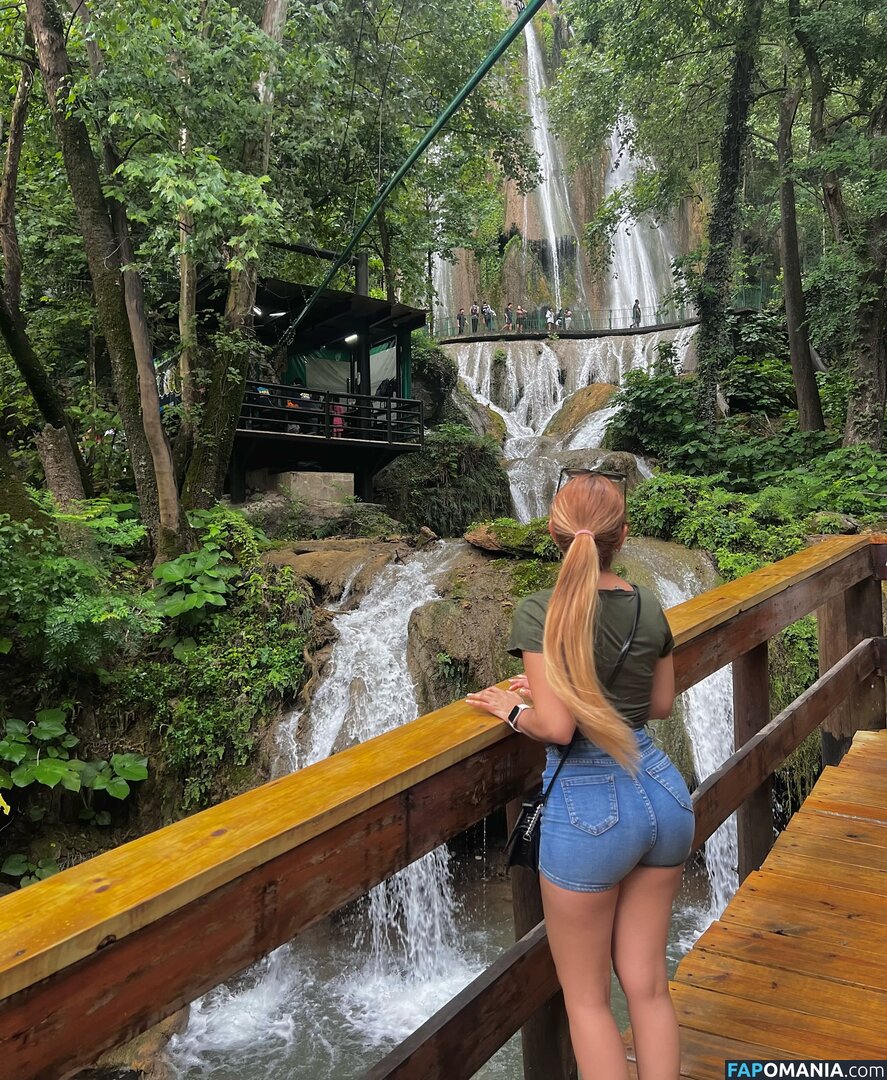 Aurora Menchaca / aurora_mgzz / auroramenchacaoficial / https: Nago OnlyFans  Przeciekłe zdjęcie #14