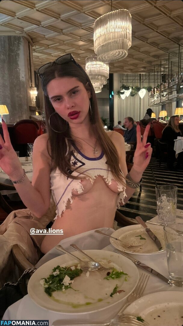ava.lions / manictrapqueen Nago OnlyFans  Przeciekłe zdjęcie #1