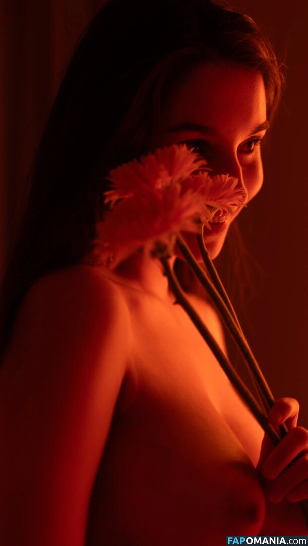 Avrelia Amaris Nago OnlyFans  Przeciekłe zdjęcie #8