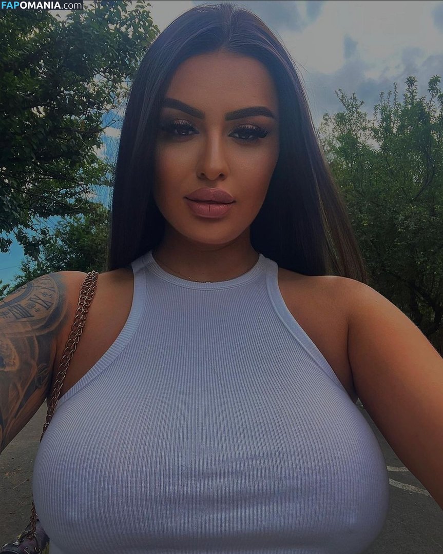 _b_miruna / k.miruu Nago OnlyFans  Przeciekłe zdjęcie #2