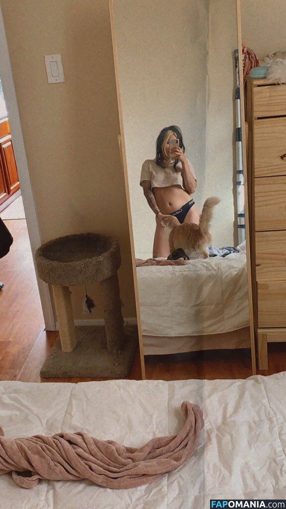 Bands Van Zandt / Frikitona / RAINYDAYWOMAN / Reina / Thotsteiner Nago OnlyFans  Przeciekłe zdjęcie #1