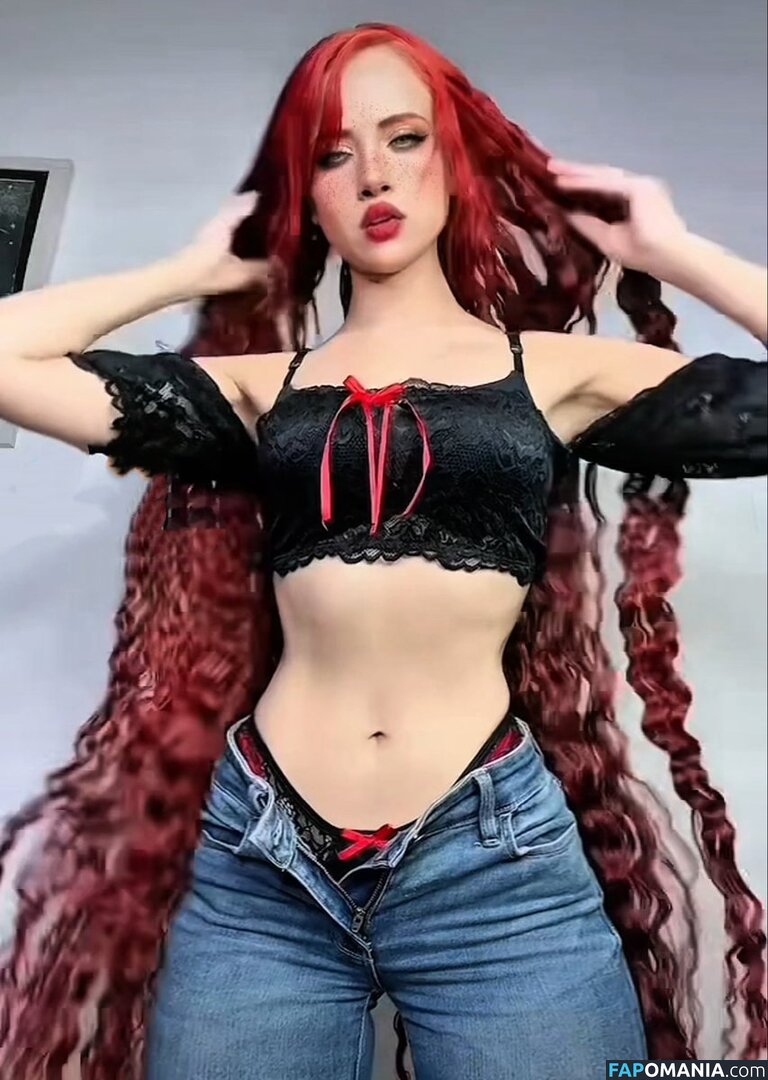 Bella Dueñas Nago OnlyFans  Przeciekłe zdjęcie #1