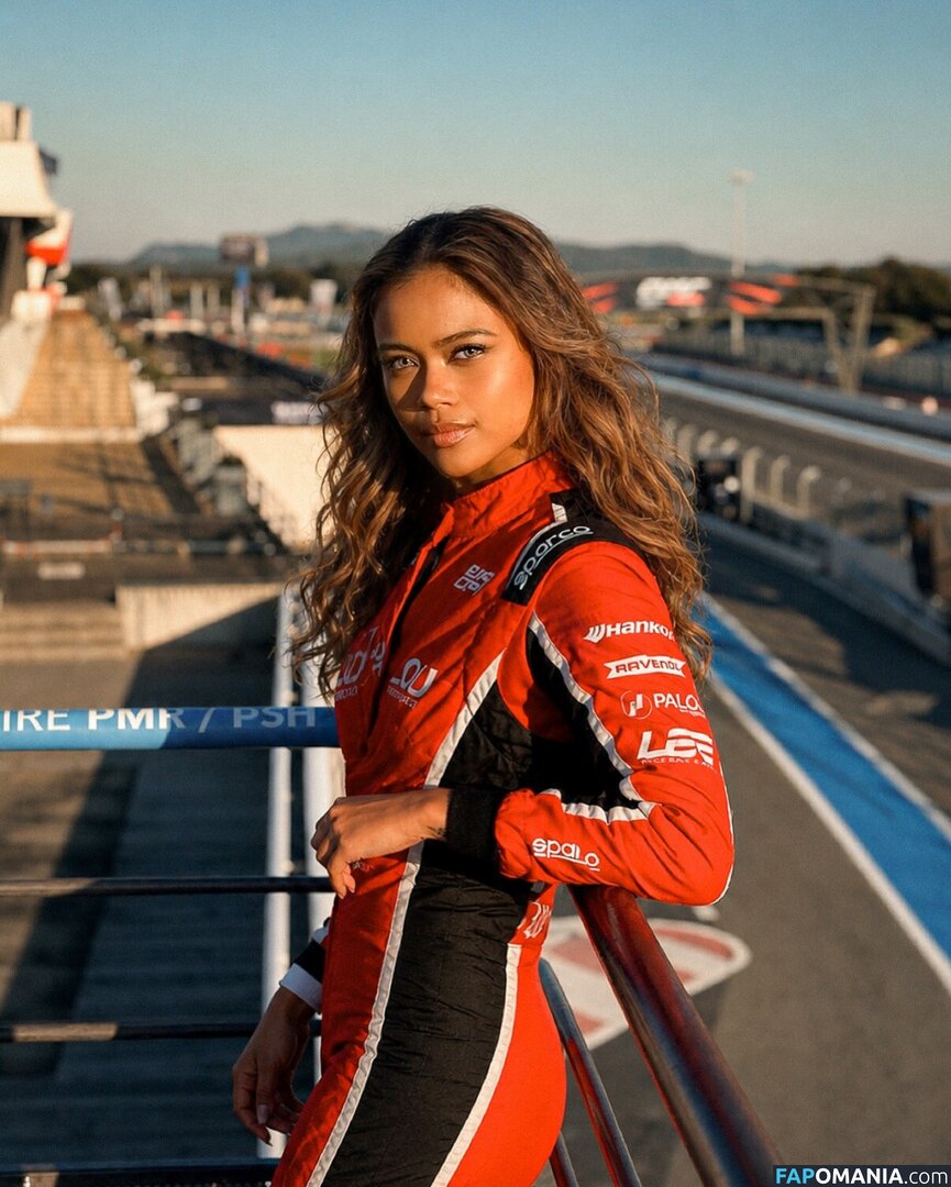 Bianca Bustamante / https: / racerbia Nago OnlyFans  Przeciekłe zdjęcie #34