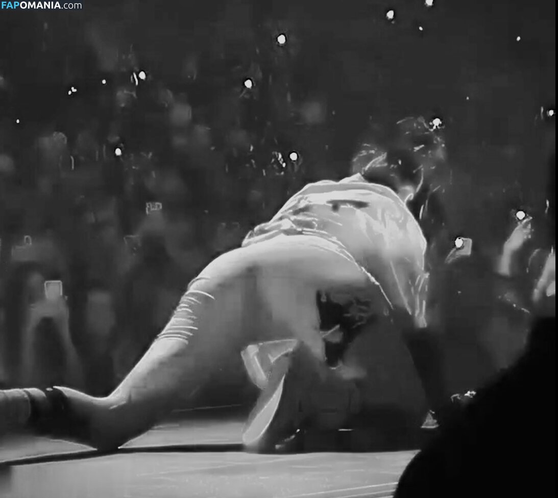 Billie Eilish / Fake / billeeilish / billieeilish Nago OnlyFans  Przeciekłe zdjęcie #2214