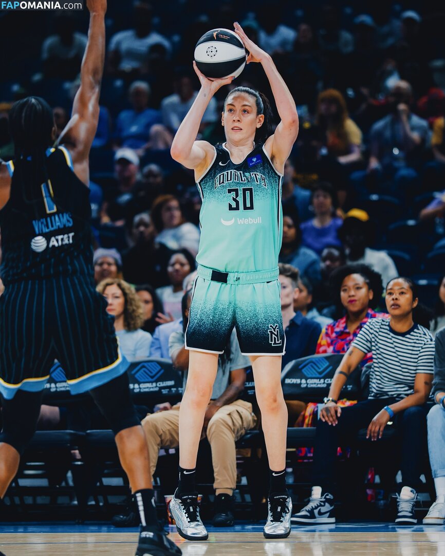 Breanna Stewart / WNBA Player / breannastewart30 Nago OnlyFans  Przeciekłe zdjęcie #5