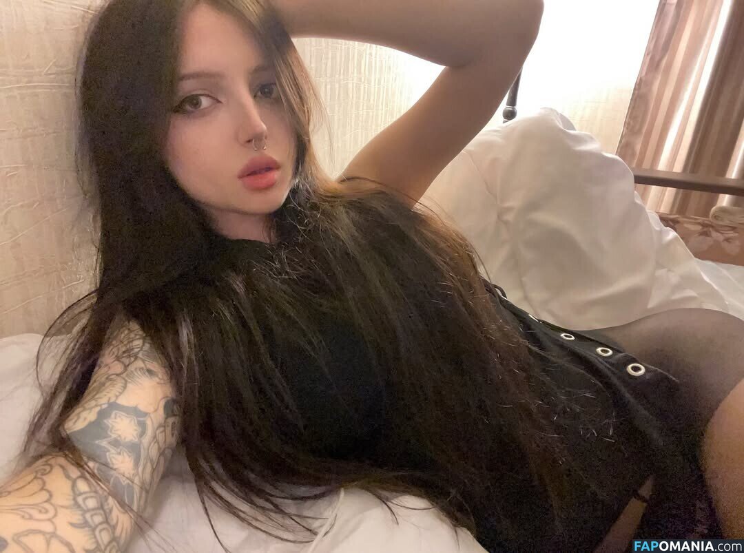 busty nosferatu / bustynosferatu / lolyacarson Nago OnlyFans  Przeciekłe zdjęcie #1