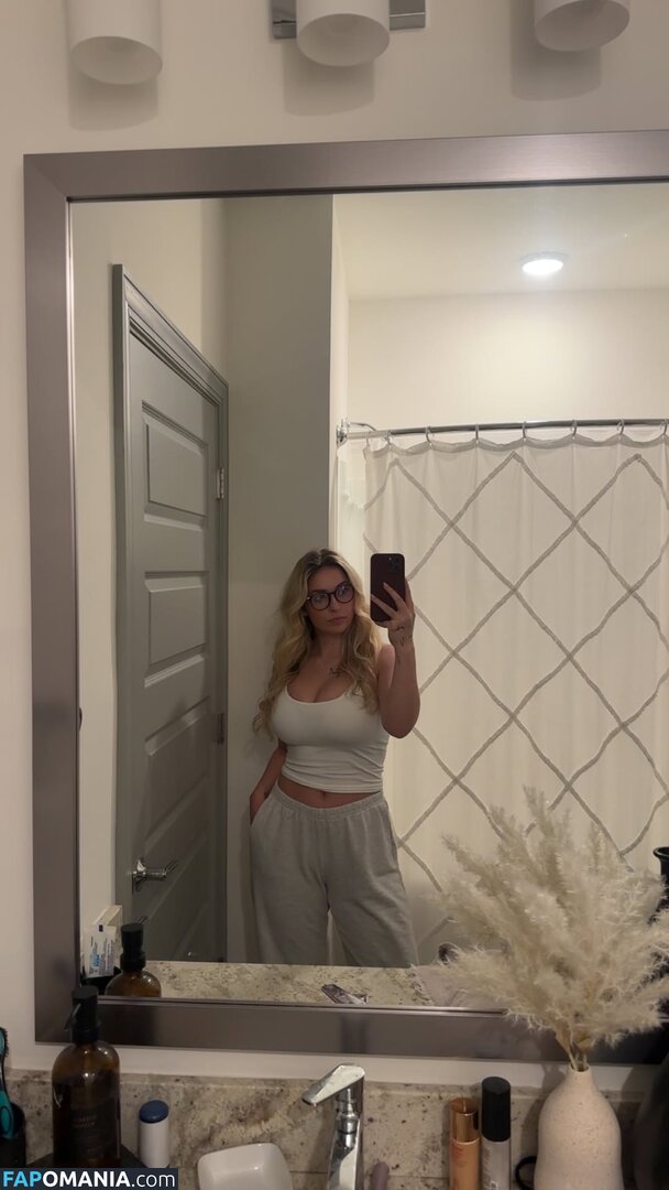 Caitlin Betterly / caitlin.betterly Nago OnlyFans  Przeciekłe zdjęcie #1