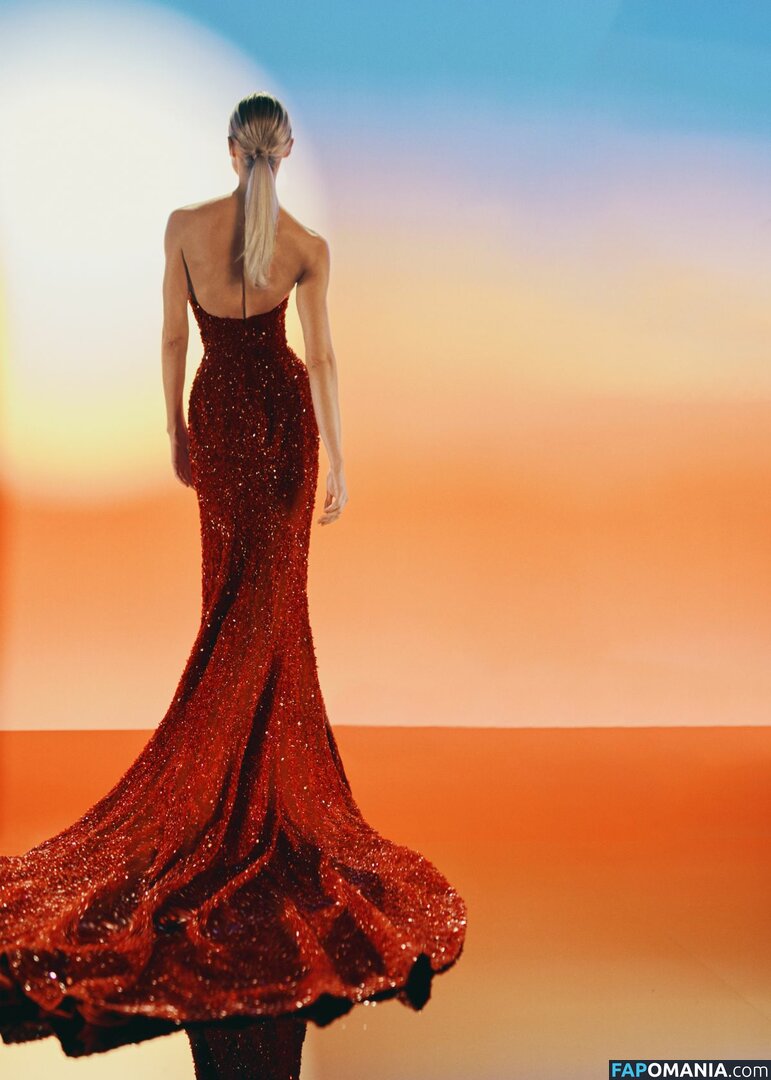 Candice Swanepoel Nago Przeciekłe zdjęcie #11