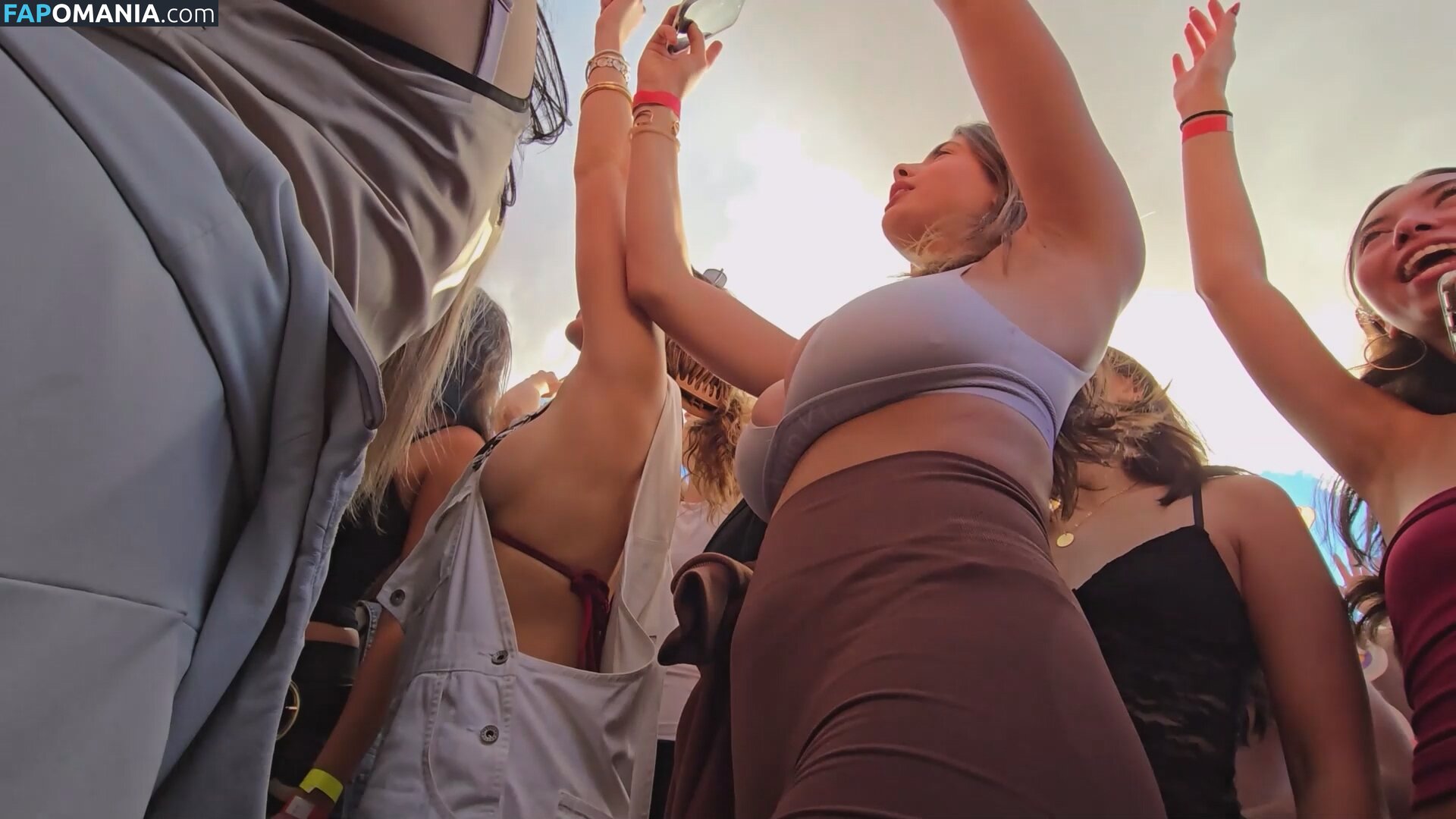 CANDID Boobs / bouncy / braless / cleavage / downblouse / jiggly Nago OnlyFans  Przeciekłe zdjęcie #3