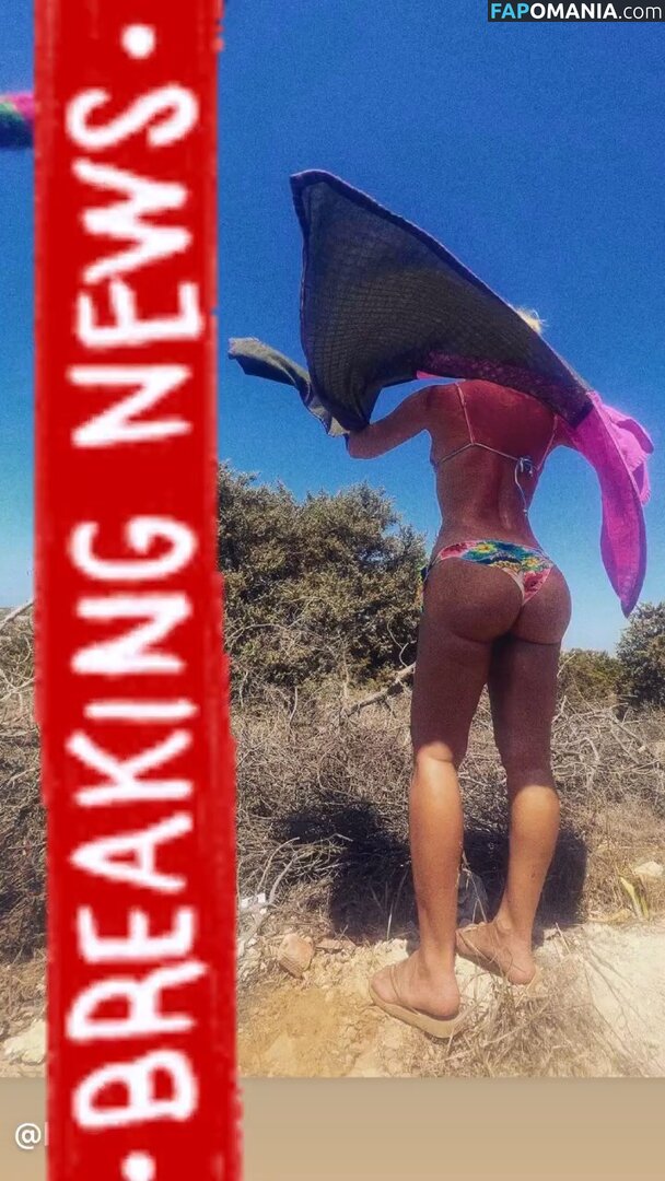 Carolina Dieckmann / loracarola Nago OnlyFans  Przeciekłe zdjęcie #2