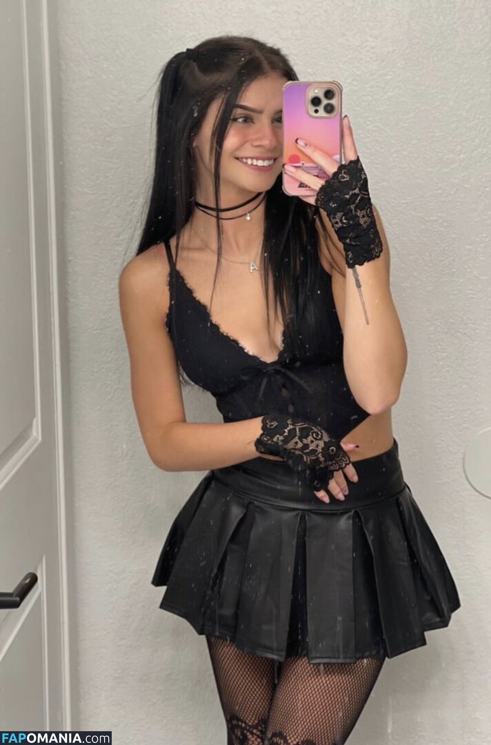 Cassiana Pozzi / cassianapozzi Nago OnlyFans  Przeciekłe zdjęcie #4