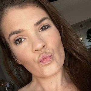 Cassie Belle