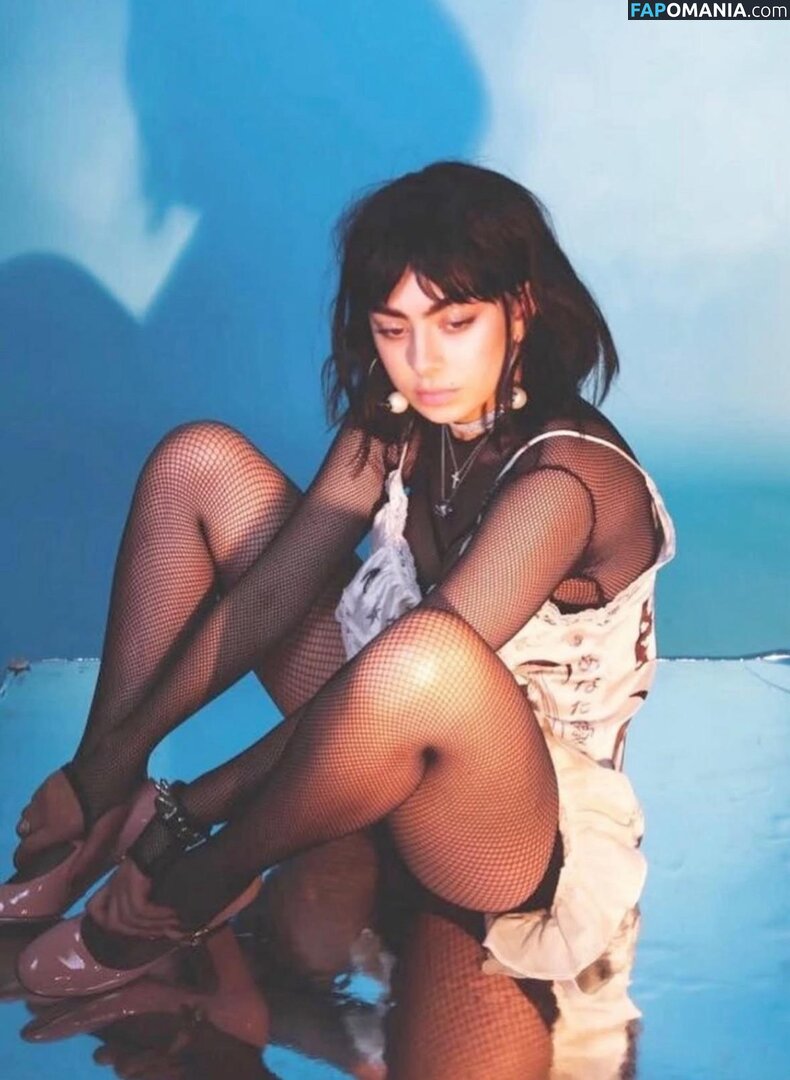 Charli XCX / charli_xcx / charlignarly / charlixcx / https: Nago OnlyFans  Przeciekłe zdjęcie #1252