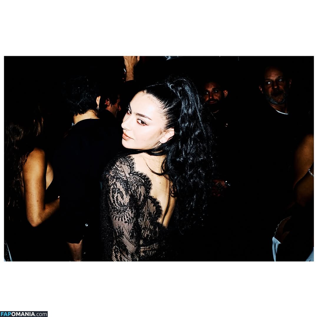 Charli XCX / charli_xcx / charlignarly / charlixcx / https: Nago OnlyFans  Przeciekłe zdjęcie #1285