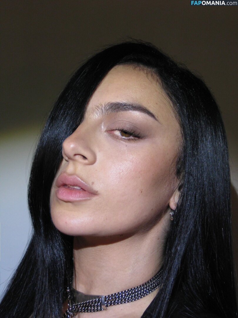 Charli XCX / charli_xcx / charlignarly / charlixcx / https: Nago OnlyFans  Przeciekłe zdjęcie #1291