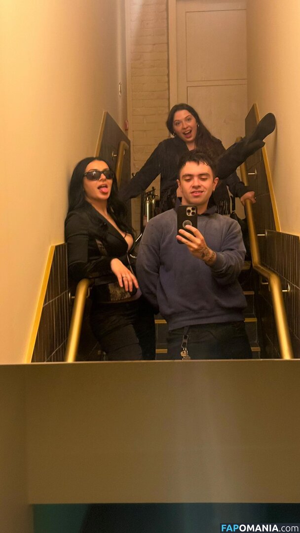 Charli XCX / charli_xcx / charlignarly / charlixcx / https: Nago OnlyFans  Przeciekłe zdjęcie #1296