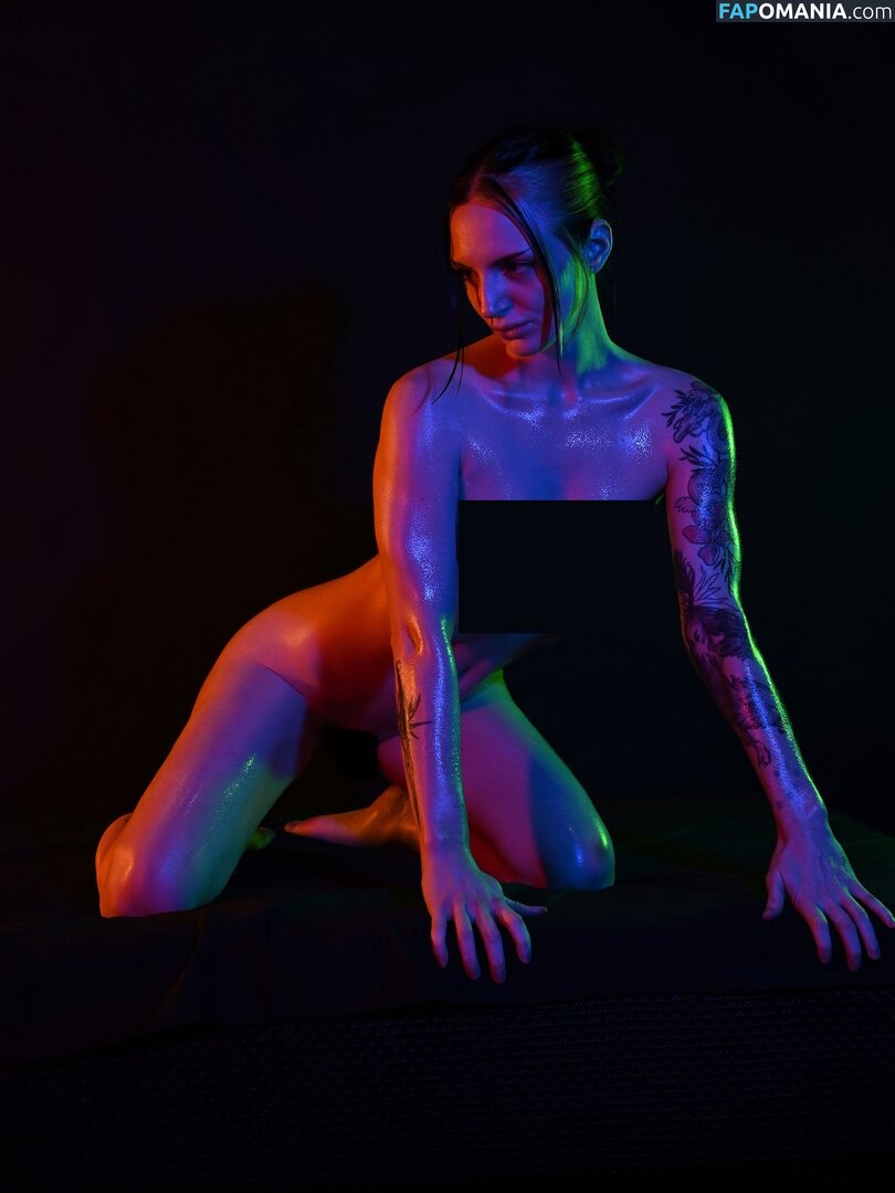 Charlotte Foxx / charlottefoxx_ Nago OnlyFans  Przeciekłe zdjęcie #1