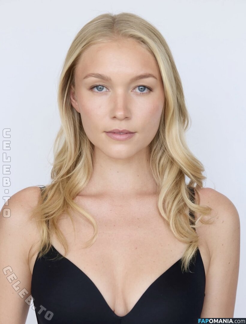 Chiara Schmitt / chiaracs_ Nago OnlyFans  Przeciekłe zdjęcie #4