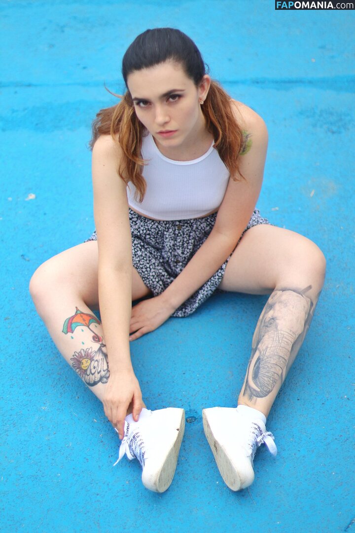 Caroloca Mejía / Helado de Vainilla / chika_bosque / https: / ideas_veg Nago OnlyFans  Przeciekłe zdjęcie #1