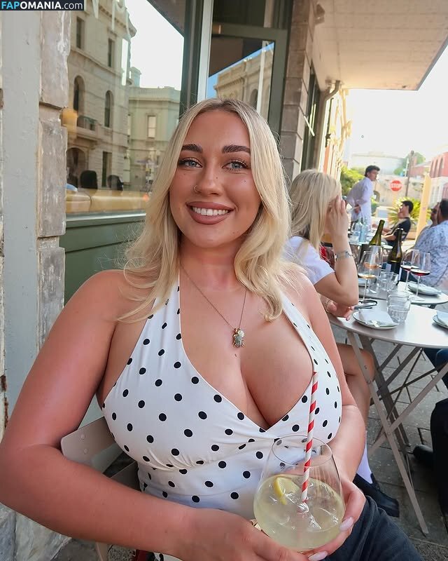 chloemoriondo / https: Nago OnlyFans  Przeciekłe zdjęcie #2