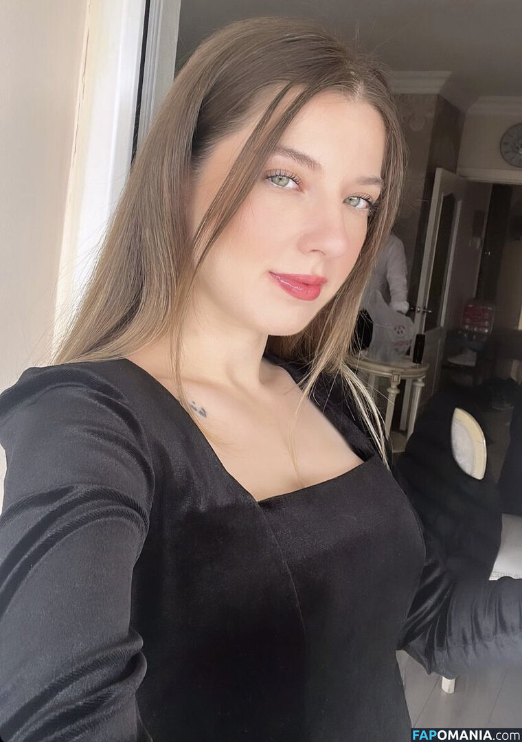 Cigdem Turk / cigdeemturk / cigdemT Nago OnlyFans  Przeciekłe zdjęcie #2