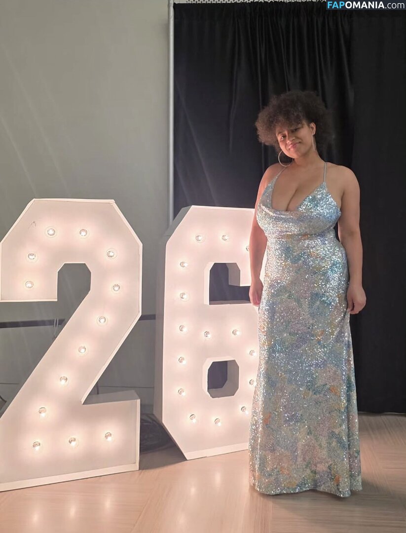 Dina / coco_ppop01 / cocopeepshow Nago OnlyFans  Przeciekłe zdjęcie #1