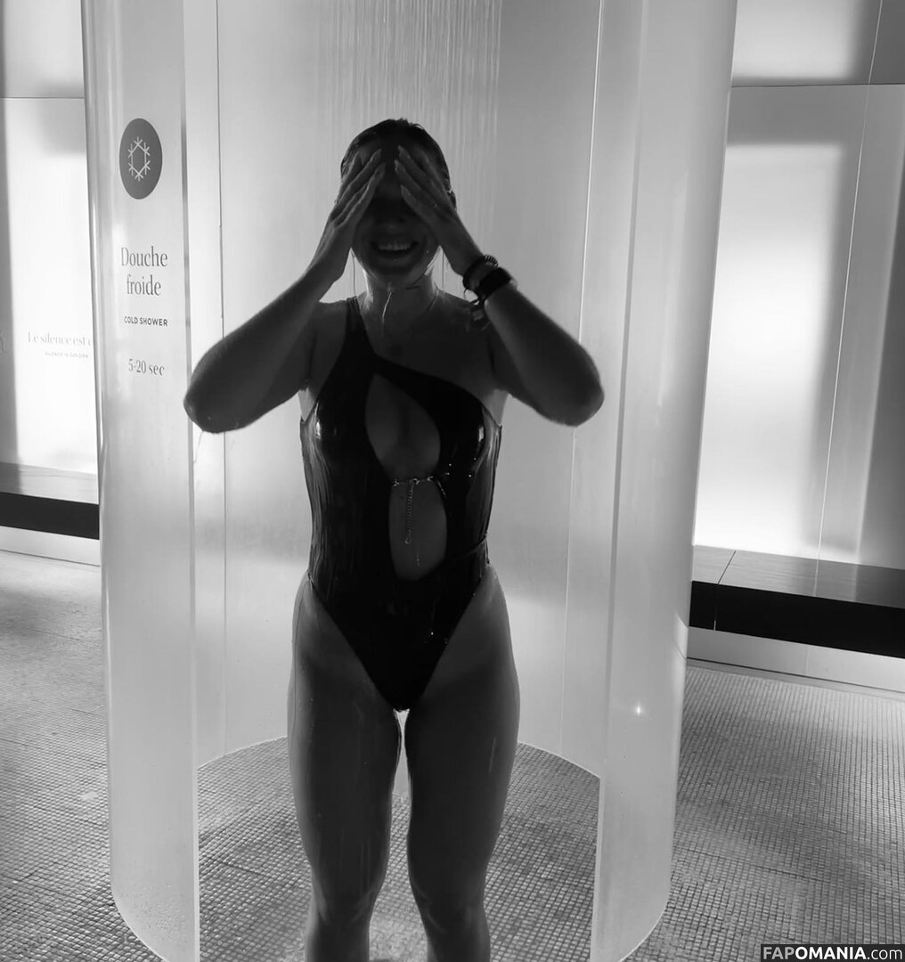 Courtney Sarault / court_sarault / courtsarault / https: Nago OnlyFans  Przeciekłe zdjęcie #17