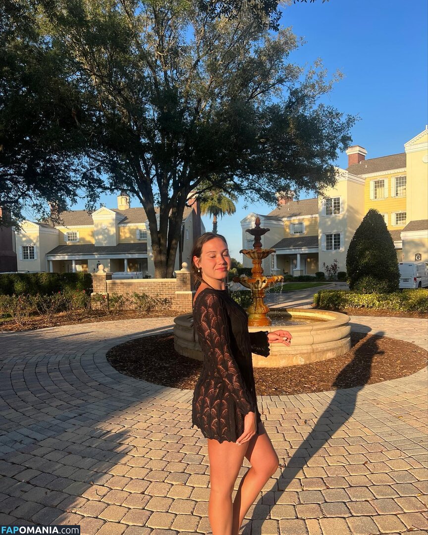 Courtney Sarault / court_sarault / courtsarault / https: Nago OnlyFans  Przeciekłe zdjęcie #20