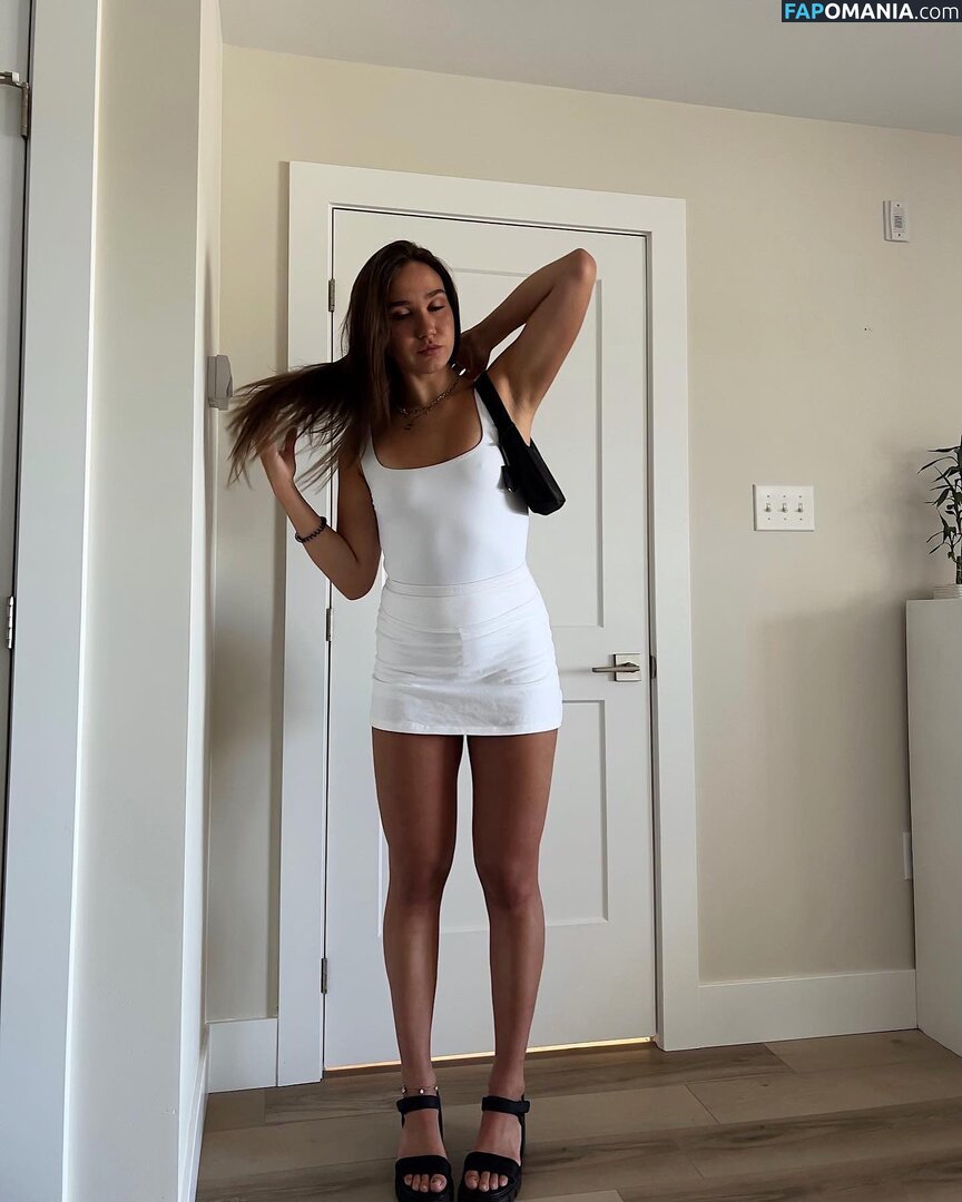 Courtney Sarault / court_sarault / courtsarault / https: Nago OnlyFans  Przeciekłe zdjęcie #40